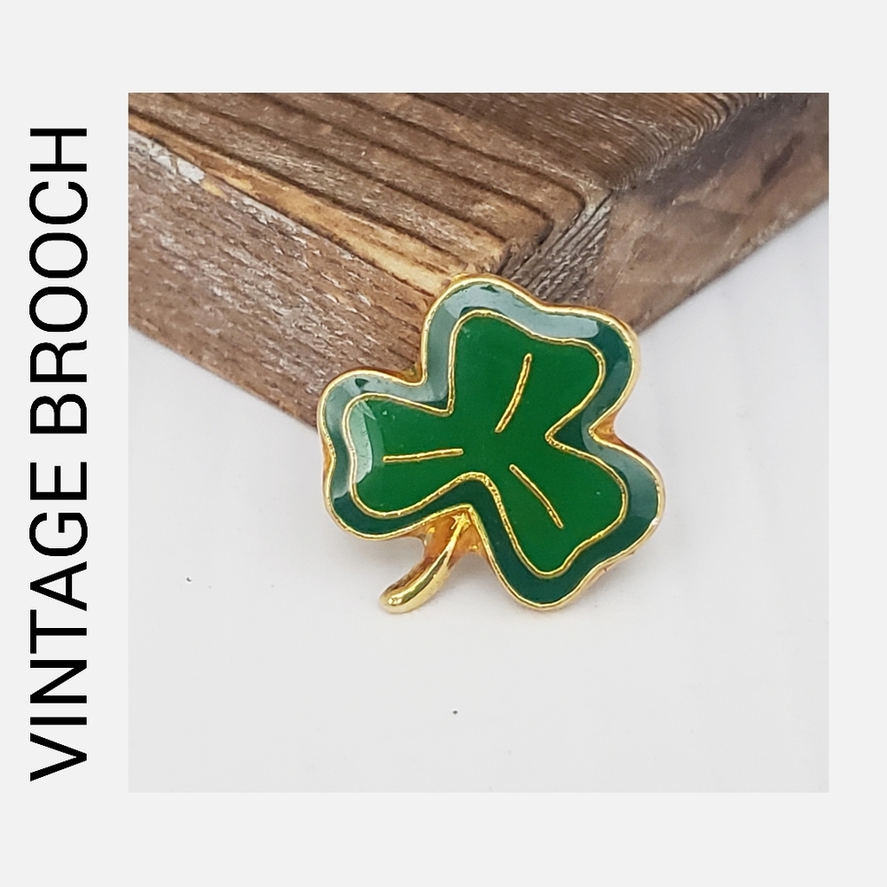 Vintages Enamel Shamrock Clover Brooch Small Goldtone and Green Pin